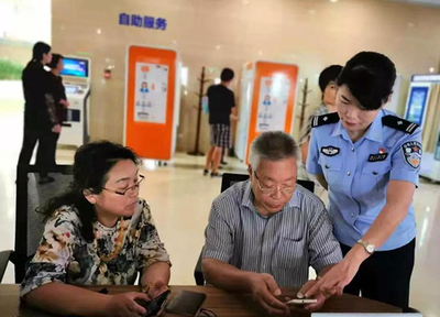 鄭州警方推出便民新舉措 車駕管、出入境服務(wù)雙休日照常開放